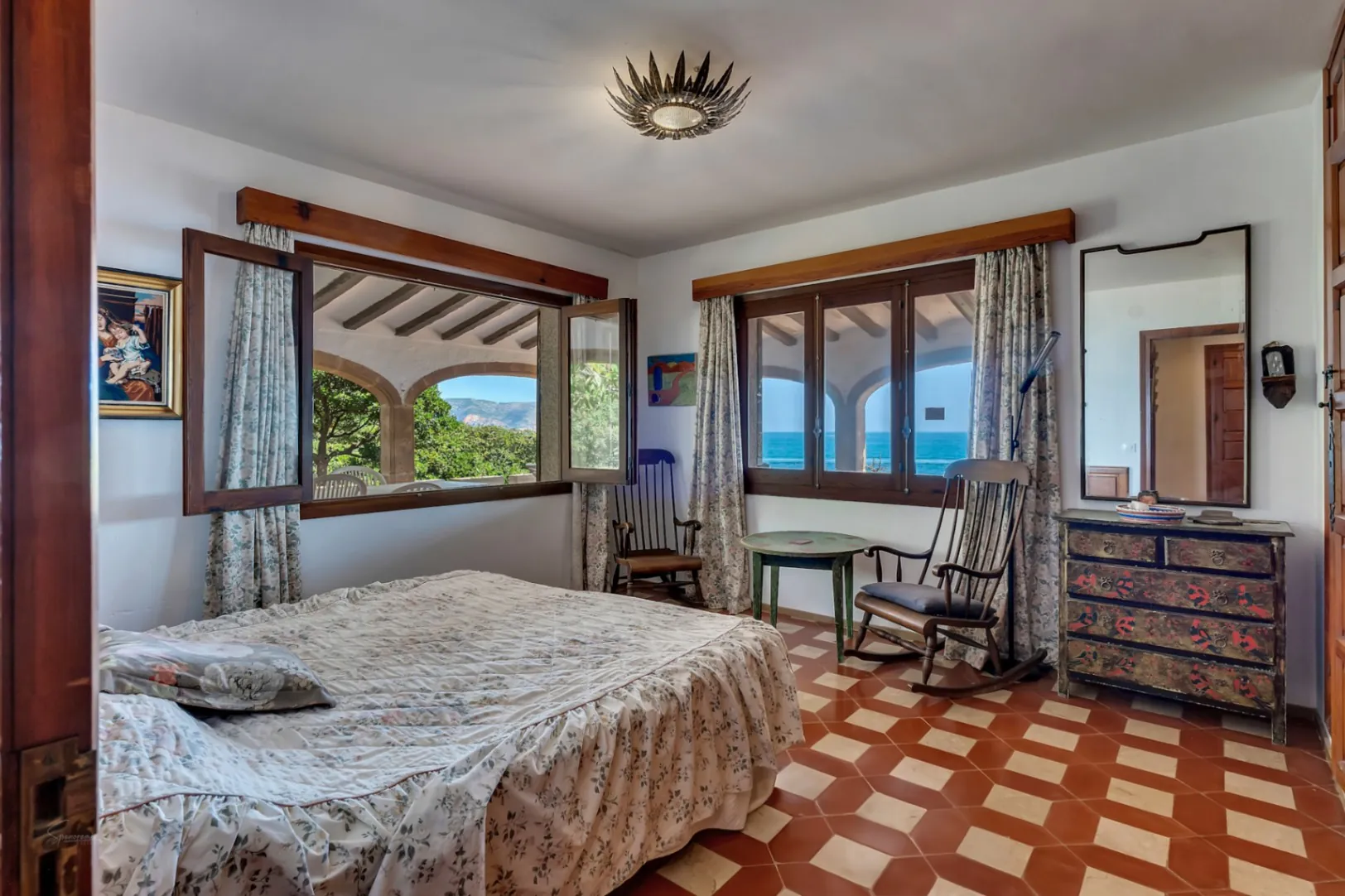 4731 - Villa en primera línea del mar con pista de tenis y piscina, Jávea
