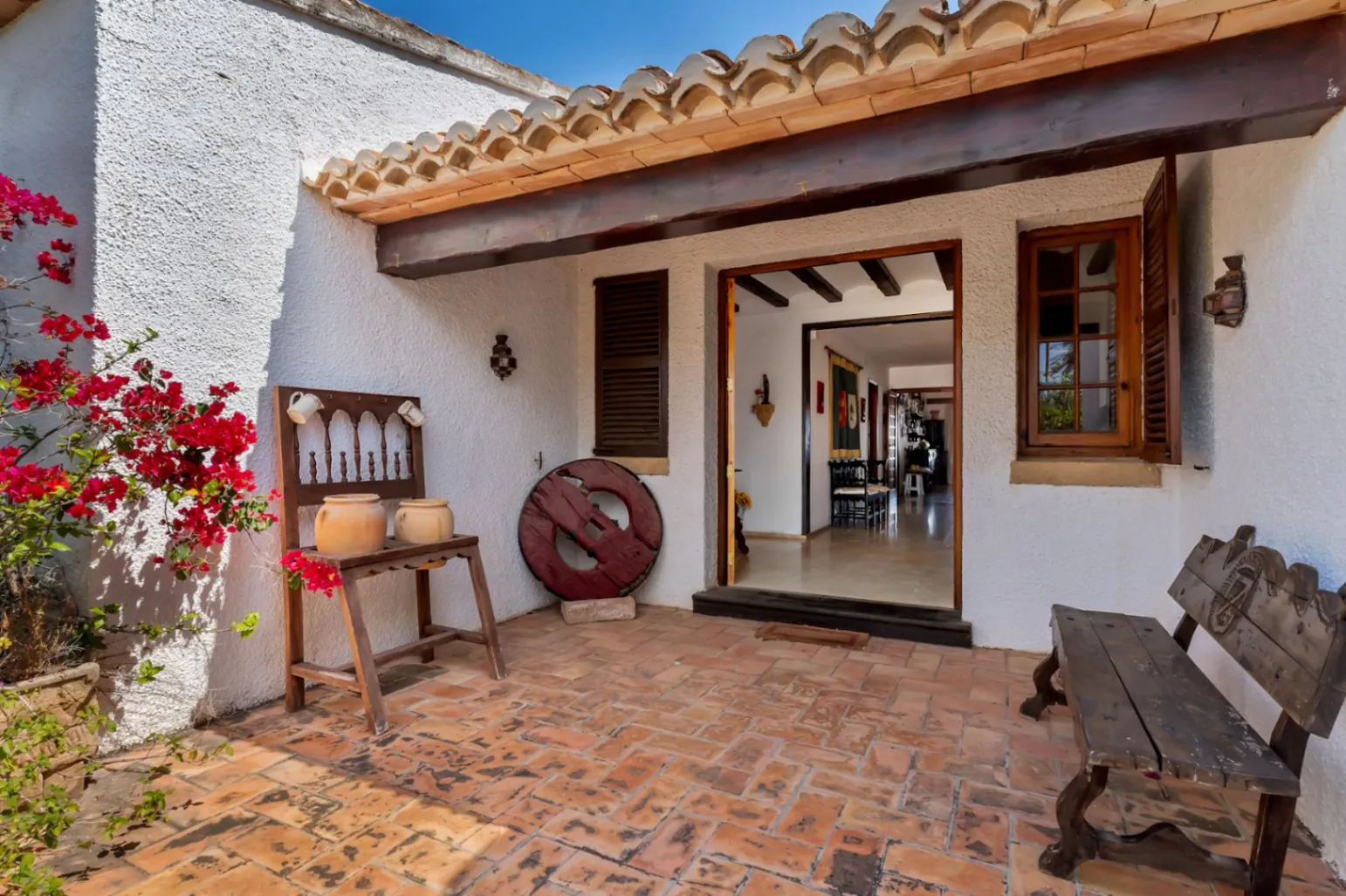 4731 - Villa en primera línea del mar con pista de tenis y piscina, Jávea
