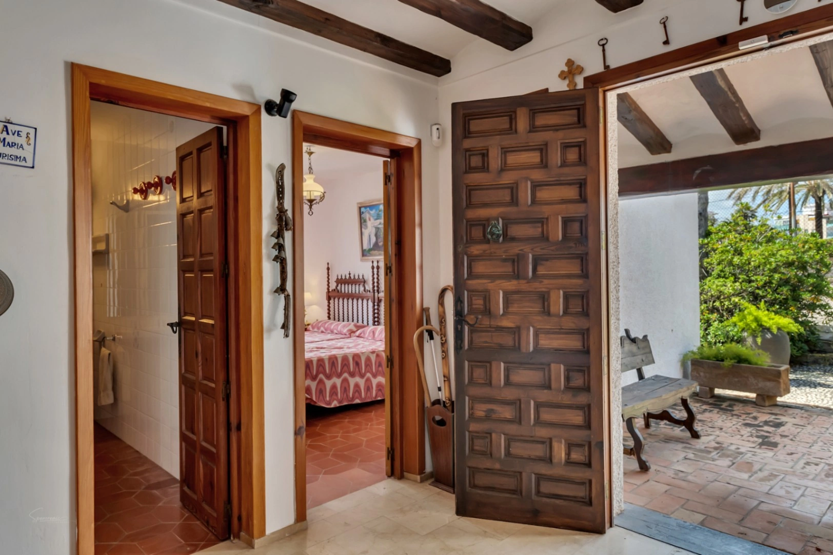 4731 - Villa en primera línea del mar con pista de tenis y piscina, Jávea