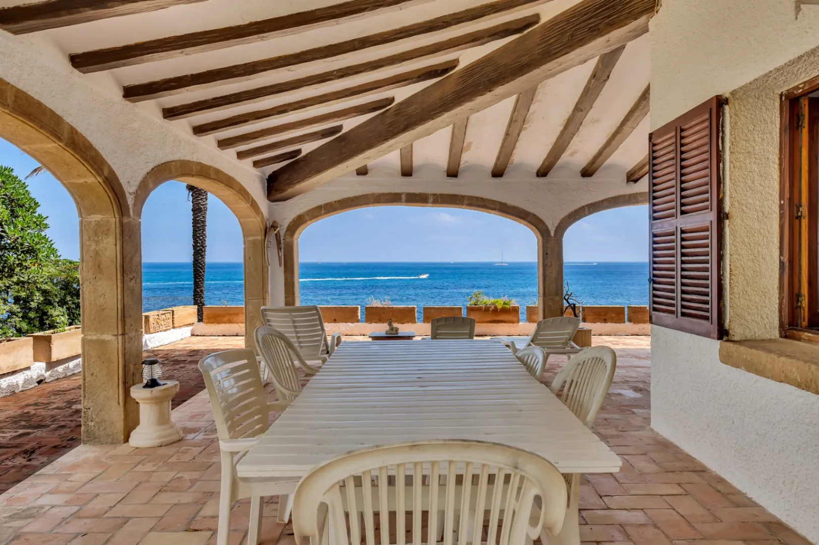 4731 - Villa en primera línea del mar con pista de tenis y piscina, Jávea