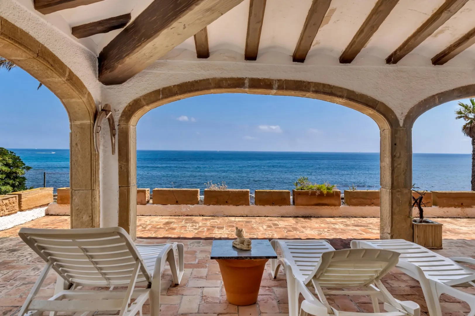 4731 - Villa en primera línea del mar con pista de tenis y piscina, Jávea