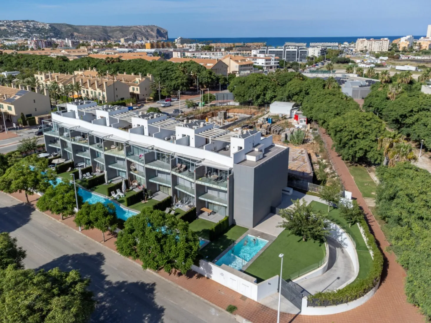 4775 - Moderno apartamento de 3 habitaciones con gran terraza