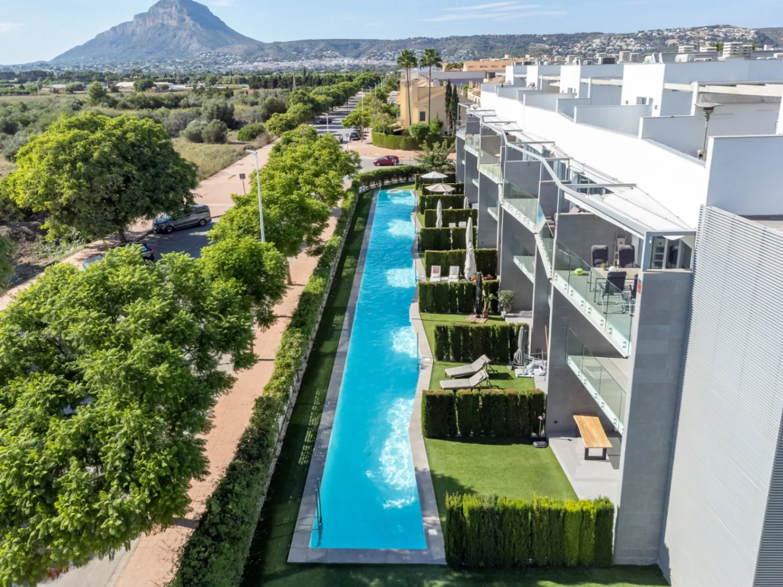 4775 - Moderno apartamento de 3 habitaciones con gran terraza