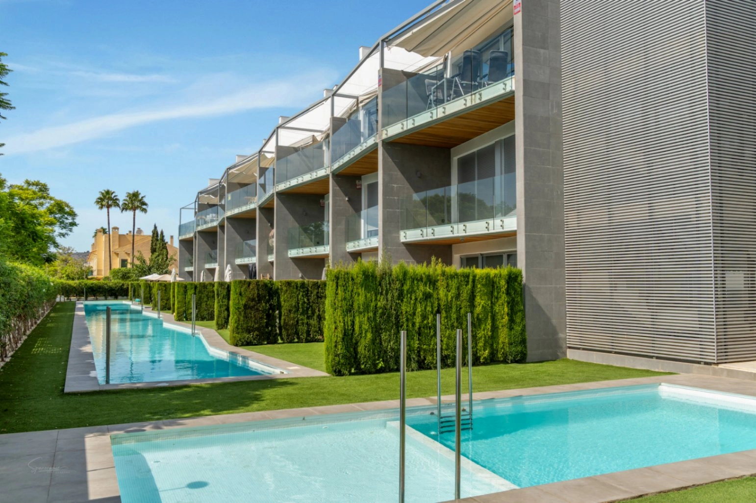 4775 - Moderno apartamento de 3 habitaciones con gran terraza