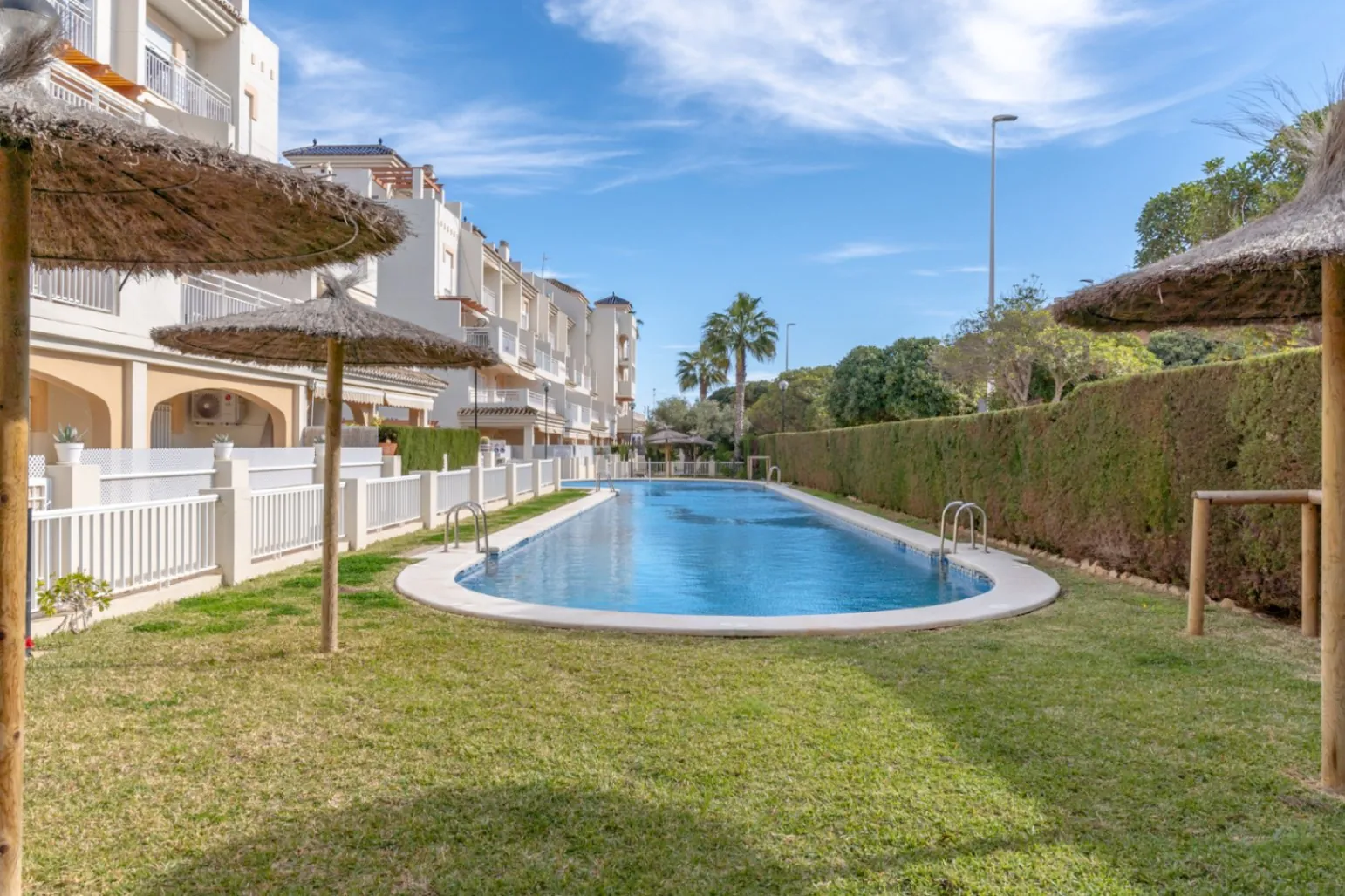 4791 - Apartamento con gran terraza a tan solo 50 Metros de la playa