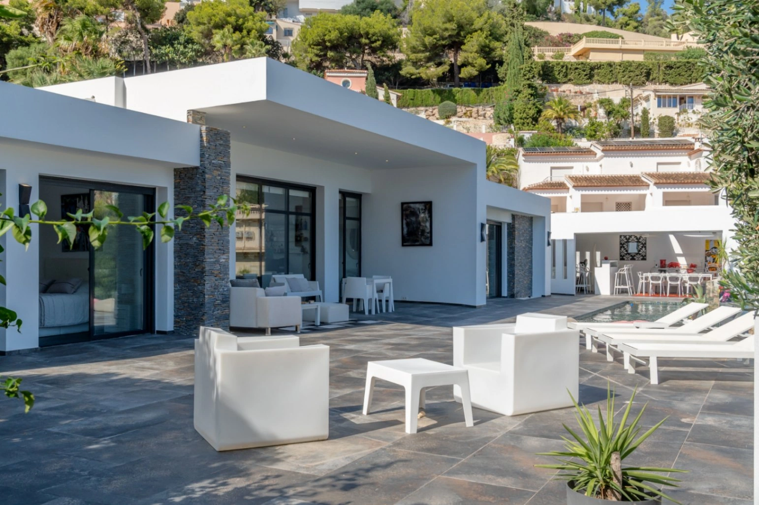 Impactante villa con vistas panorámicas al mar cerca de moraira