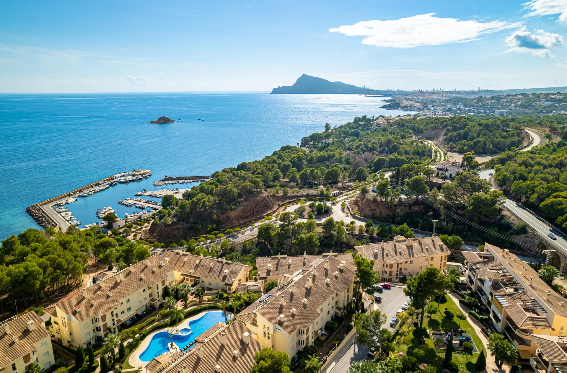 CRCB96493 - Dúplex ático con vistas panorámicas al mar y a la montaña en venta en Altea