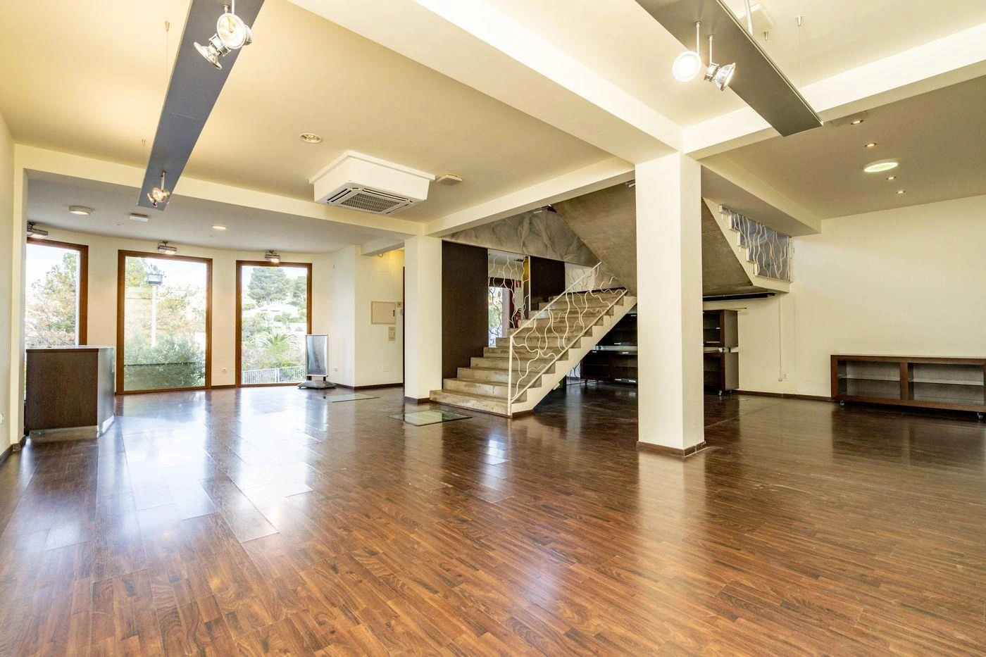 CR607087 - Local comercial con vivienda a la venta en Moraira
