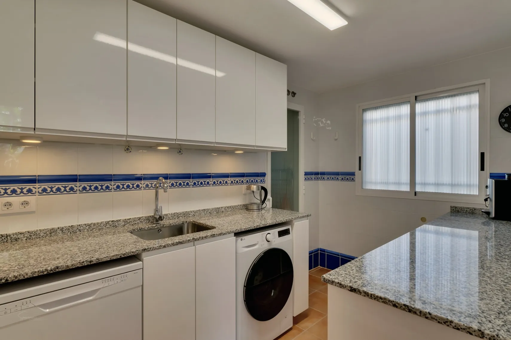 4791 - Apartamento con gran terraza a tan solo 50 Metros de la playa