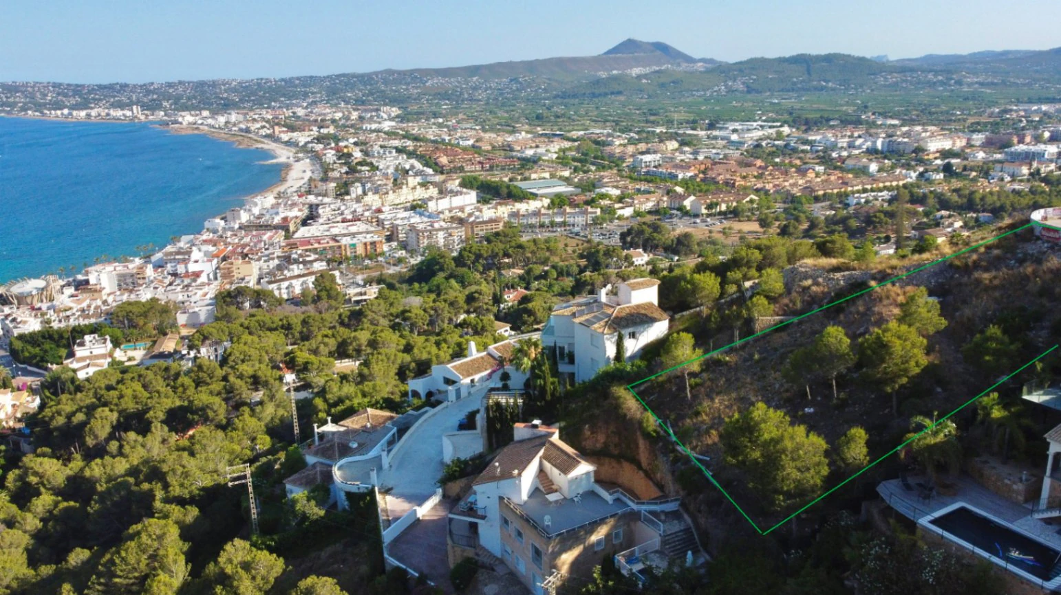4650 - Parcela con licencia y proyecto, con impresionantes vistas al mar
