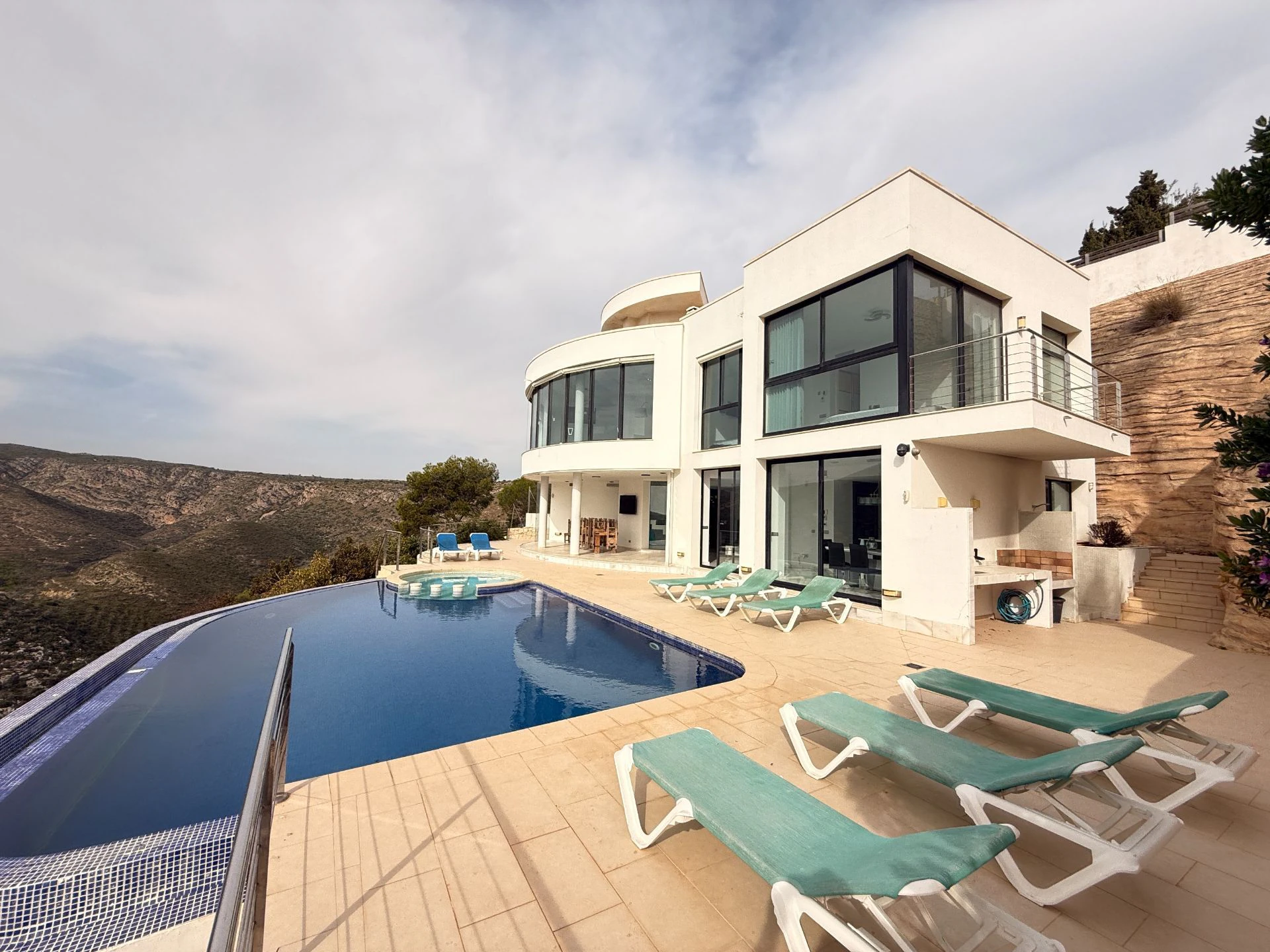 Villa de lujo con vistas panorámicas únicas en La Granadella, Jávea...