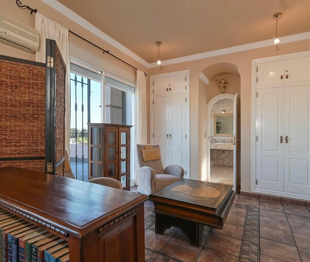 CRGG525035 - Villa de lujo con piscina y orientación sur en una parcela llana en Moraira