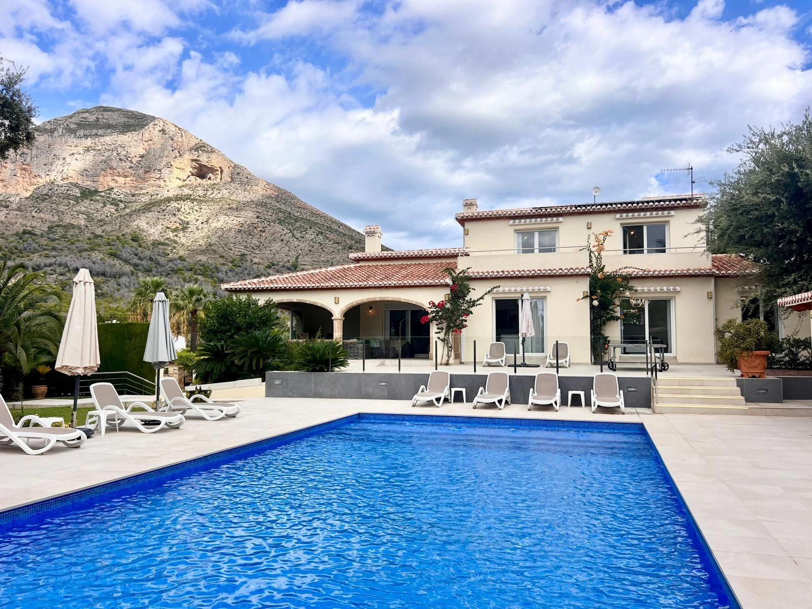CRGG177388 - Villa De Lujo en venta en Jávea