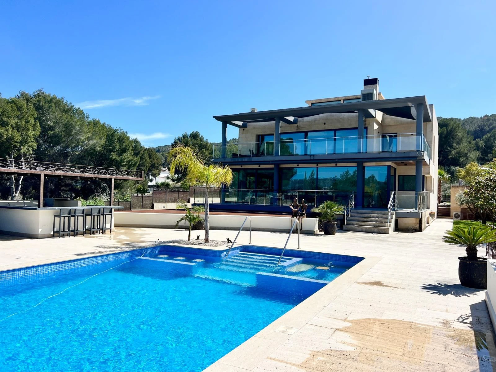 CRGG587472 - Lujosa villa con vistas al mar y la montaña