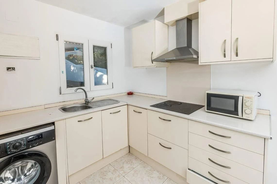 CRGG306172 - Oportunidad excepcional en Jávea: villa de cinco dormitorios con orientación sur y vistas al campo