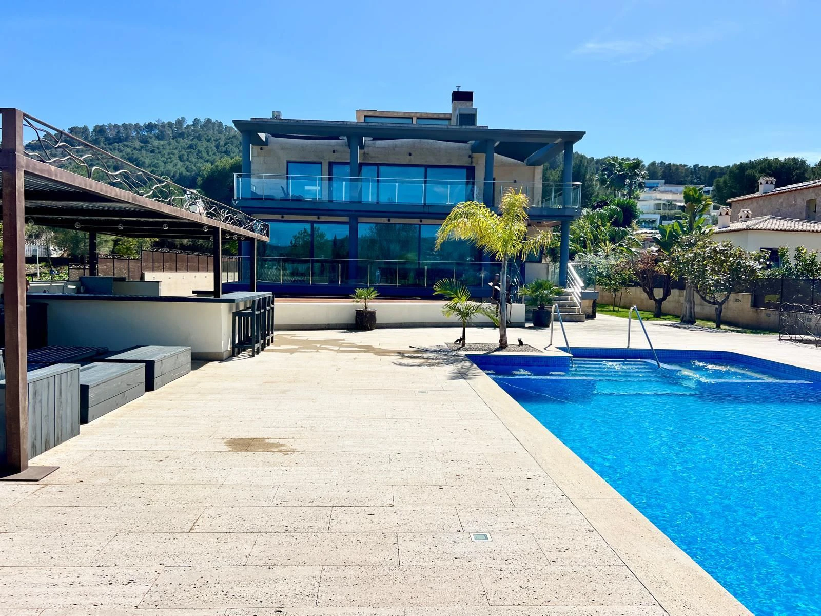 CRGG587472 - Lujosa villa con vistas al mar y la montaña