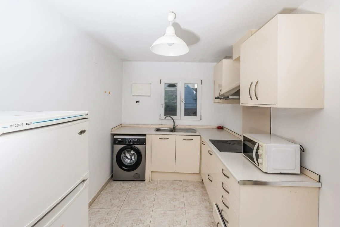 CRGG306172 - Oportunidad excepcional en Jávea: villa de cinco dormitorios con orientación sur y vistas al campo