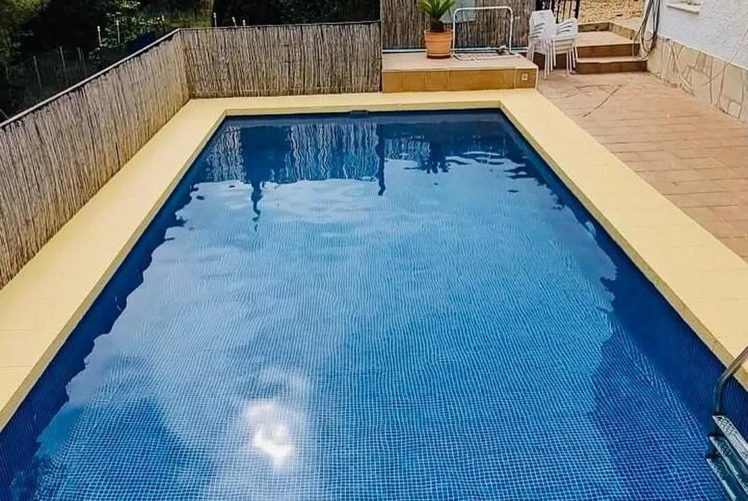 CRGG306172 - Oportunidad excepcional en Jávea: villa de cinco dormitorios con orientación sur y vistas al campo