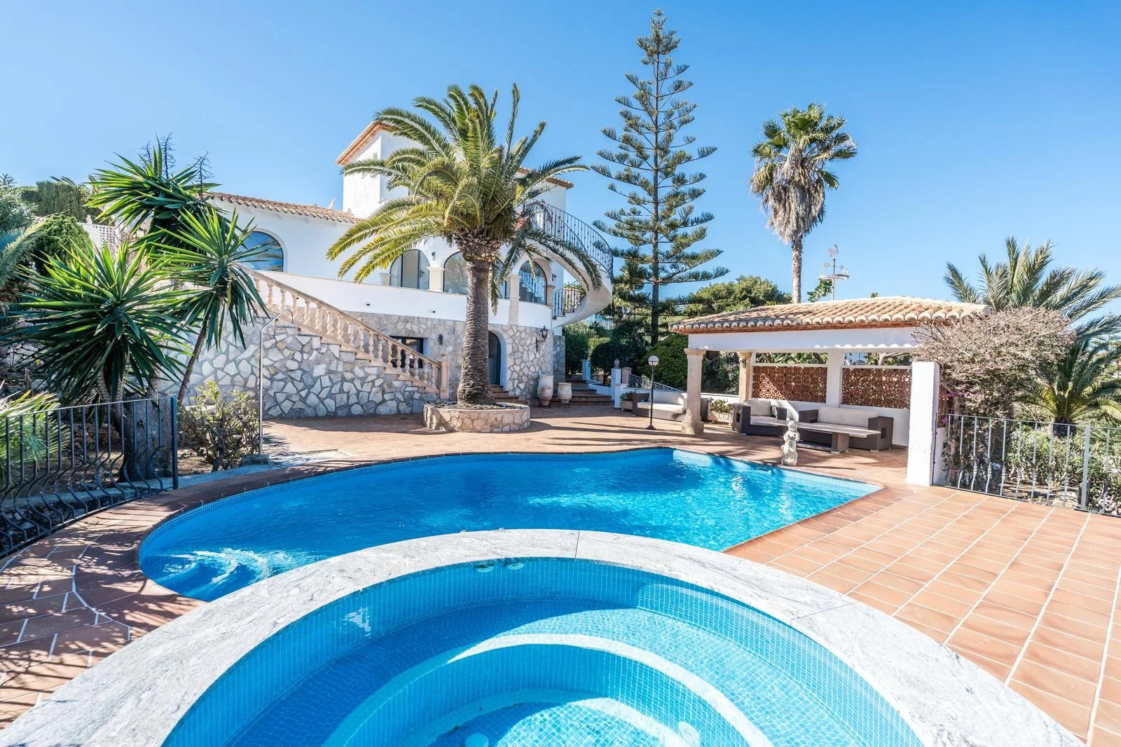 4842 - Luxury villa for sale in Jávea with pool, sea views, and independent apartment – Balcón al Mar, Costa Blanca
