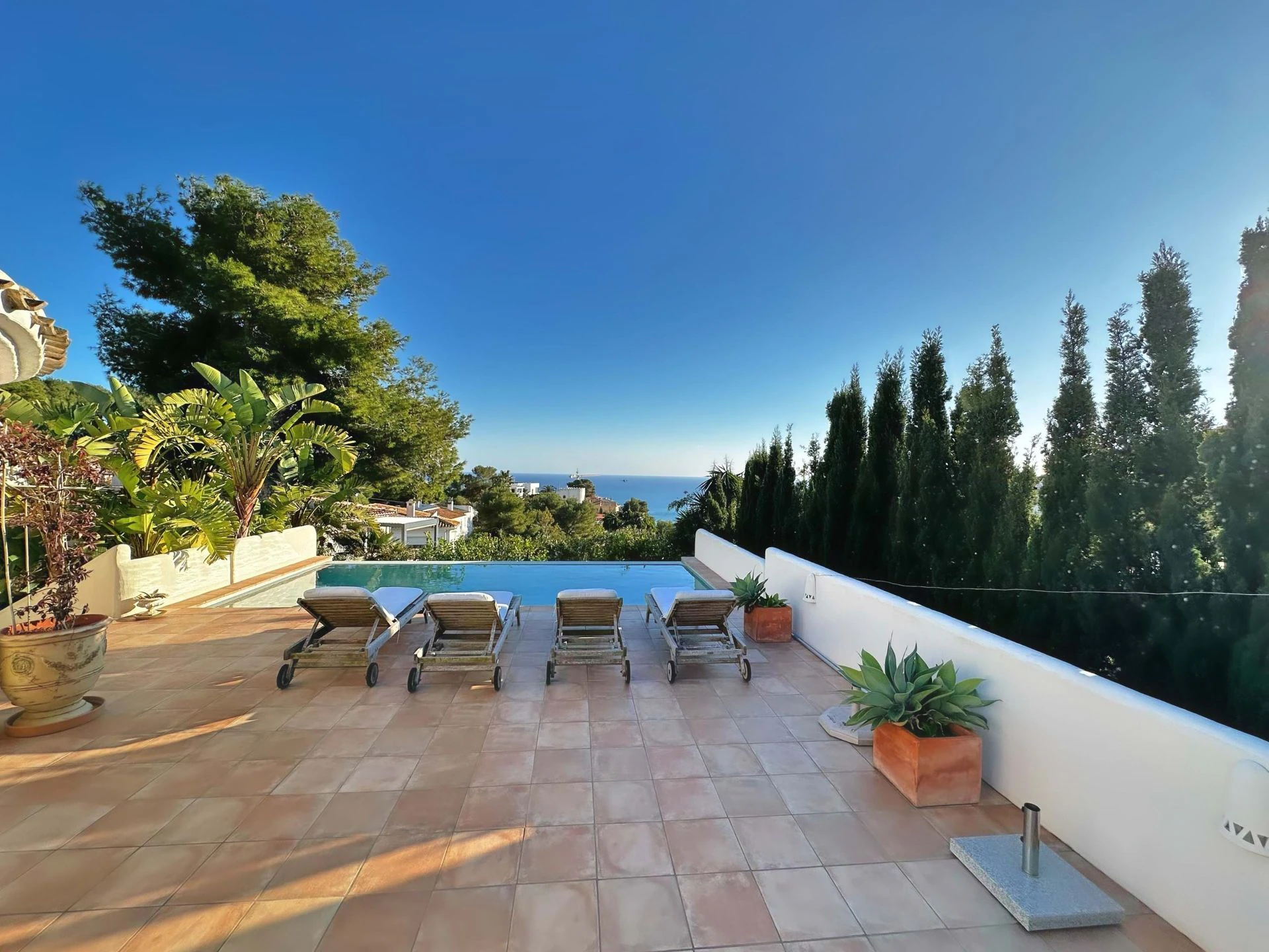 CRGG946032 - Elegante villa con increibles vistas al mar en Javea