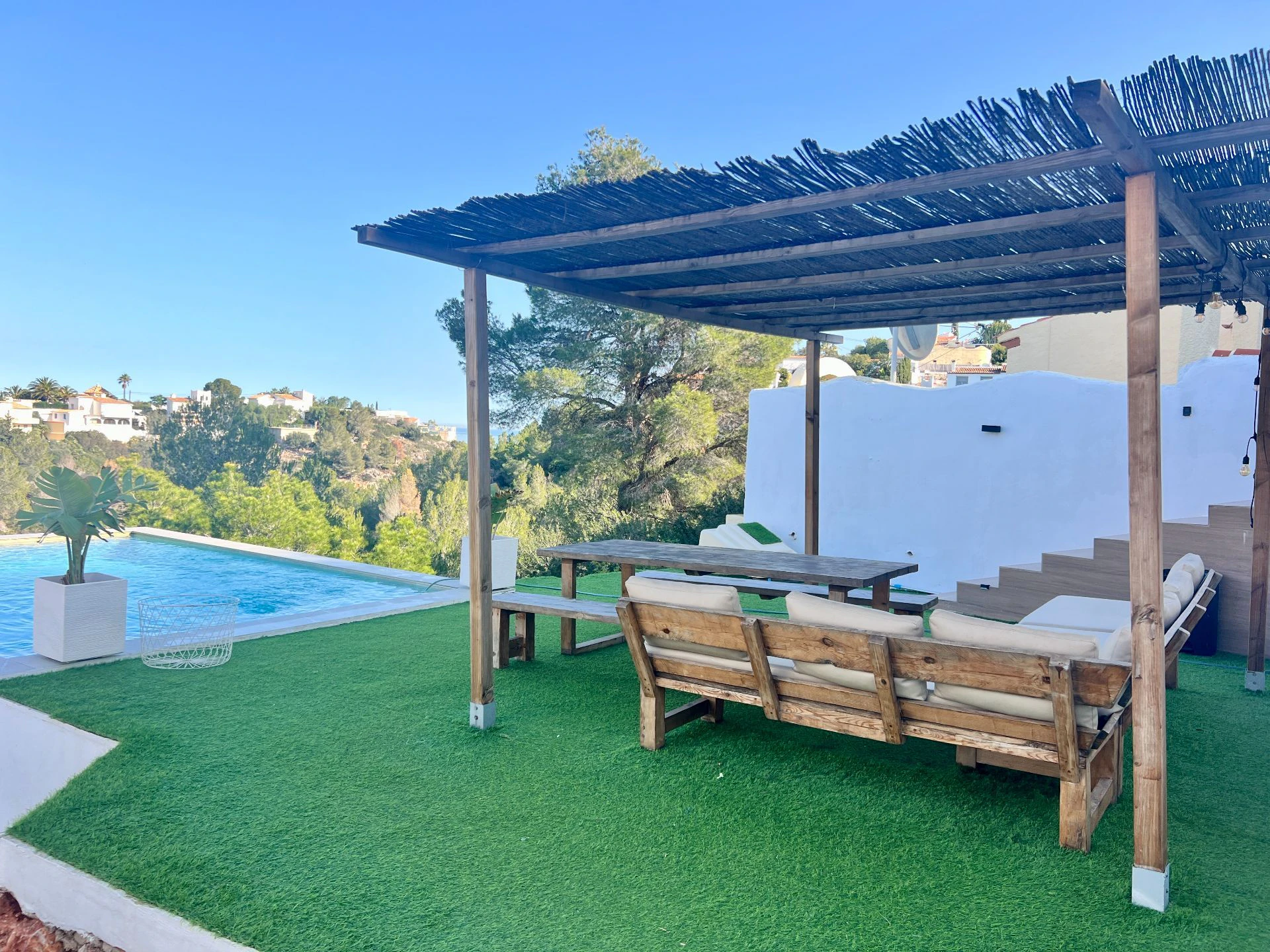 CRGG704237 - Villa de estilo ibicenco con vistas al mar en Denia