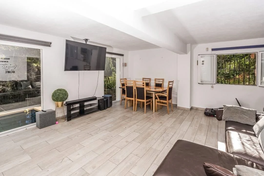 CRGG306172 - Oportunidad excepcional en Jávea: villa de cinco dormitorios con orientación sur y vistas al campo