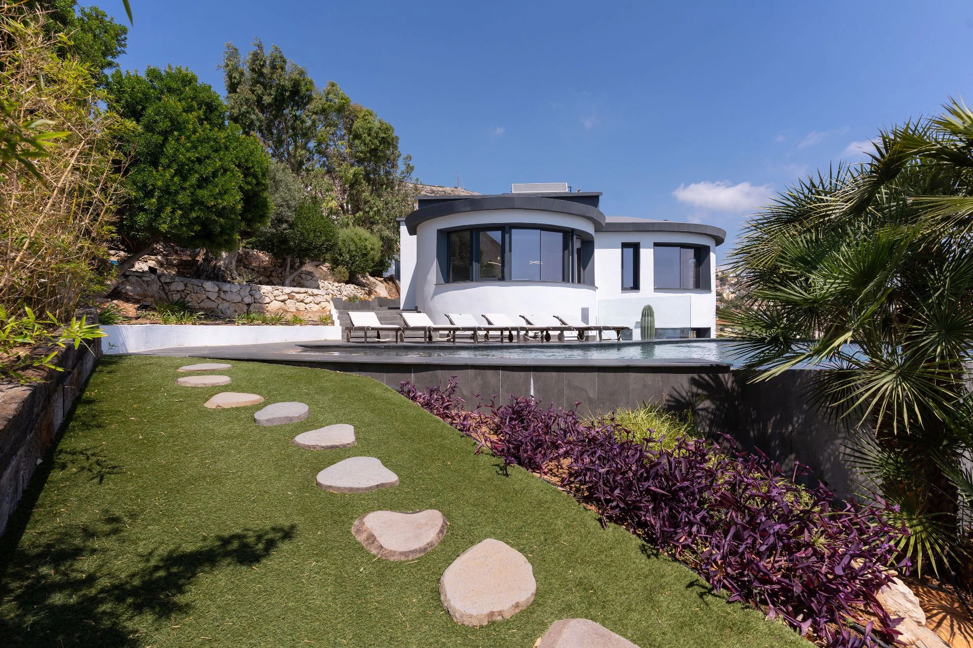 CRGG448828 - Villa con vistas al mar recientemente renovada