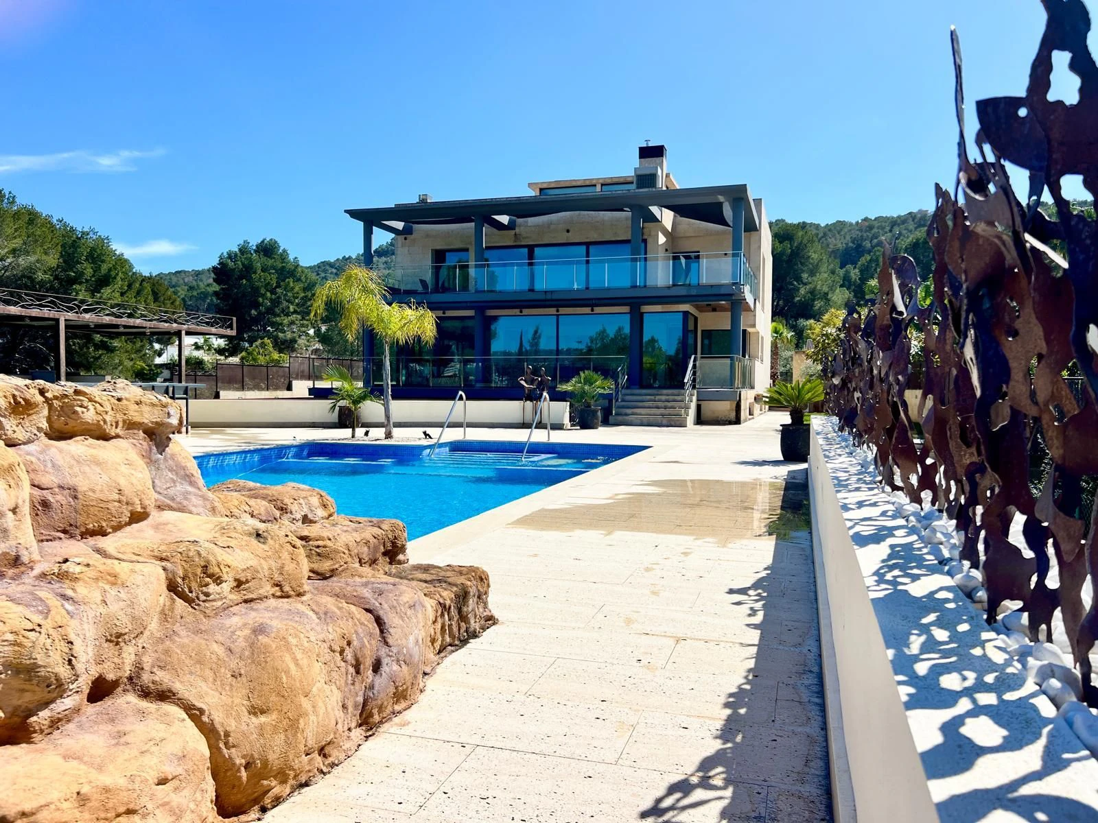 CRGG587472 - Lujosa villa con vistas al mar y la montaña
