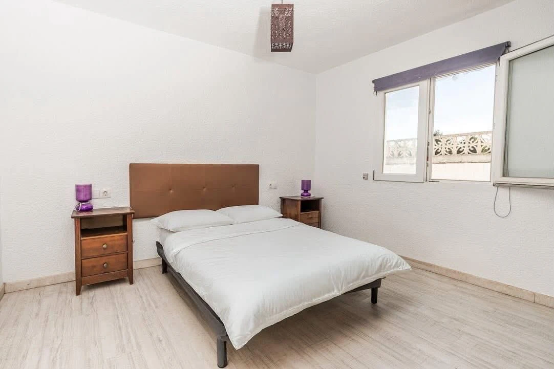 CRGG306172 - Oportunidad excepcional en Jávea: villa de cinco dormitorios con orientación sur y vistas al campo