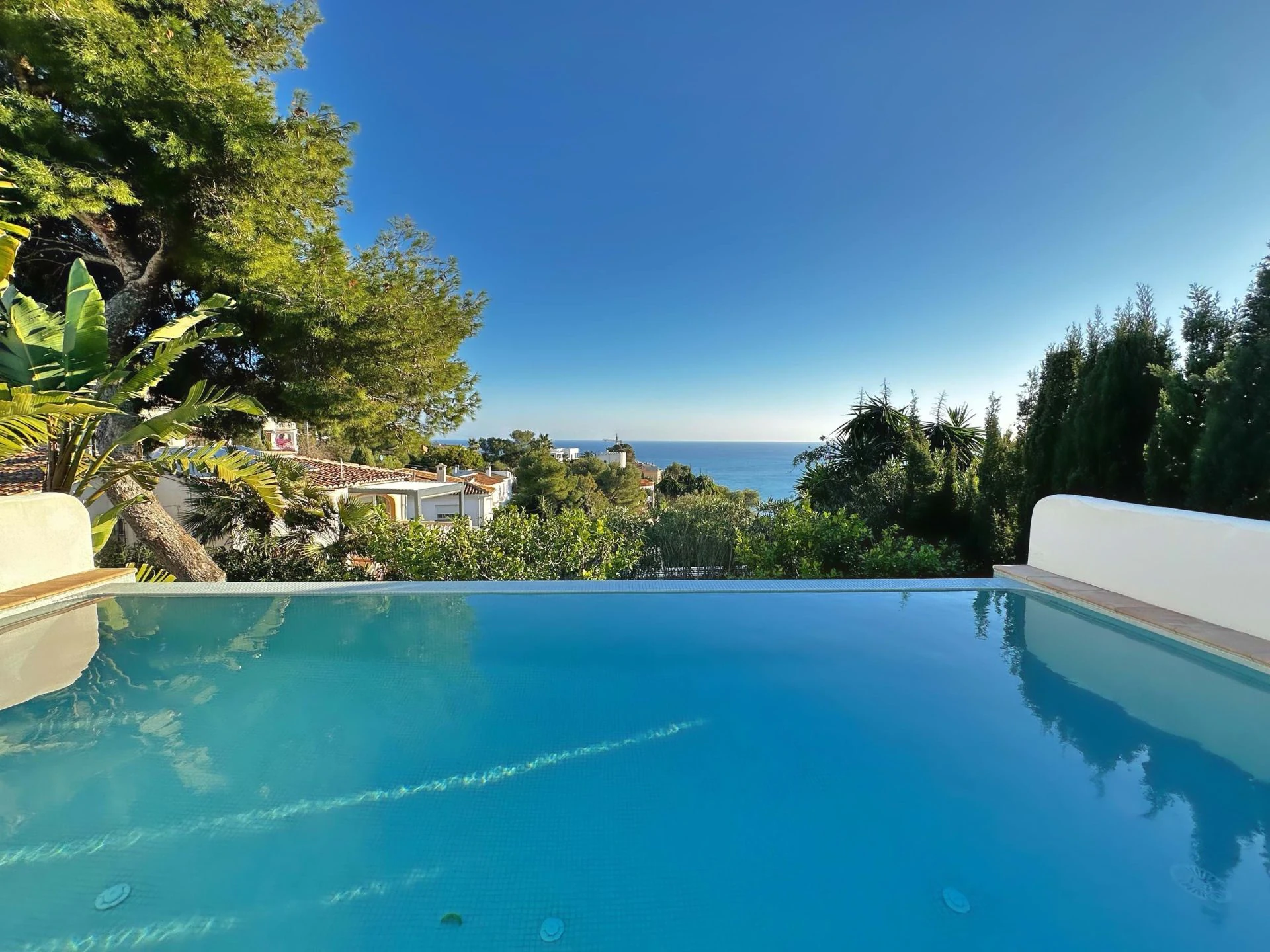 CRGG946032 - Elegante villa con increibles vistas al mar en Javea