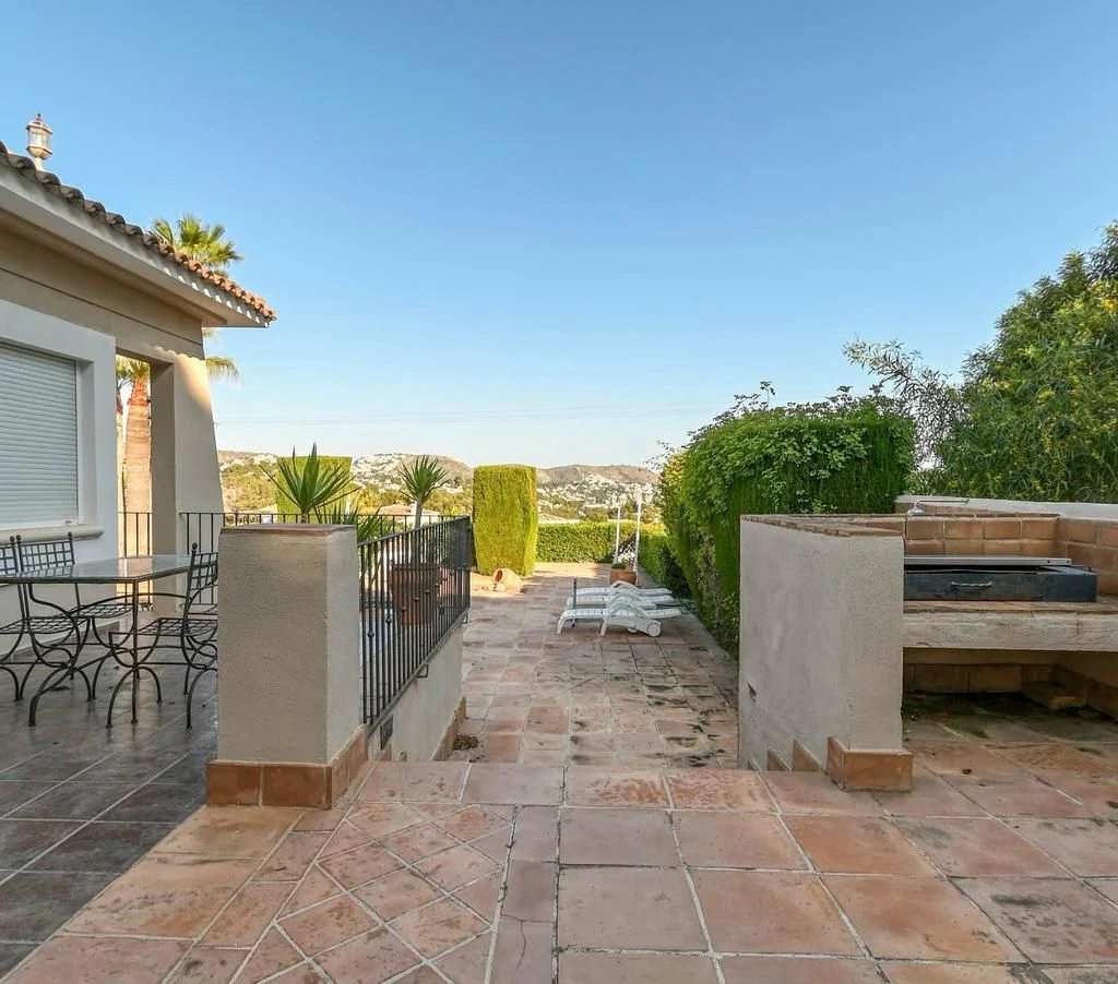 CRGG525035 - Villa de lujo con piscina y orientación sur en una parcela llana en Moraira