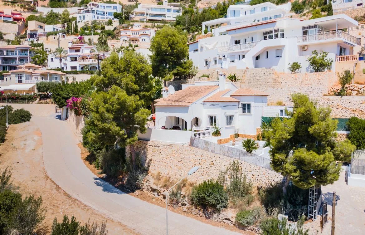 CRGG175103 - Elegante villa de tres dormitorios en la prestigiosa zona de La Corona, en Jávea