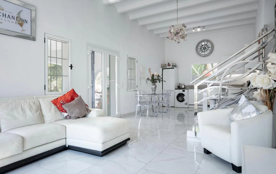 CRGG175103 - Elegante villa de tres dormitorios en la prestigiosa zona de La Corona, en Jávea
