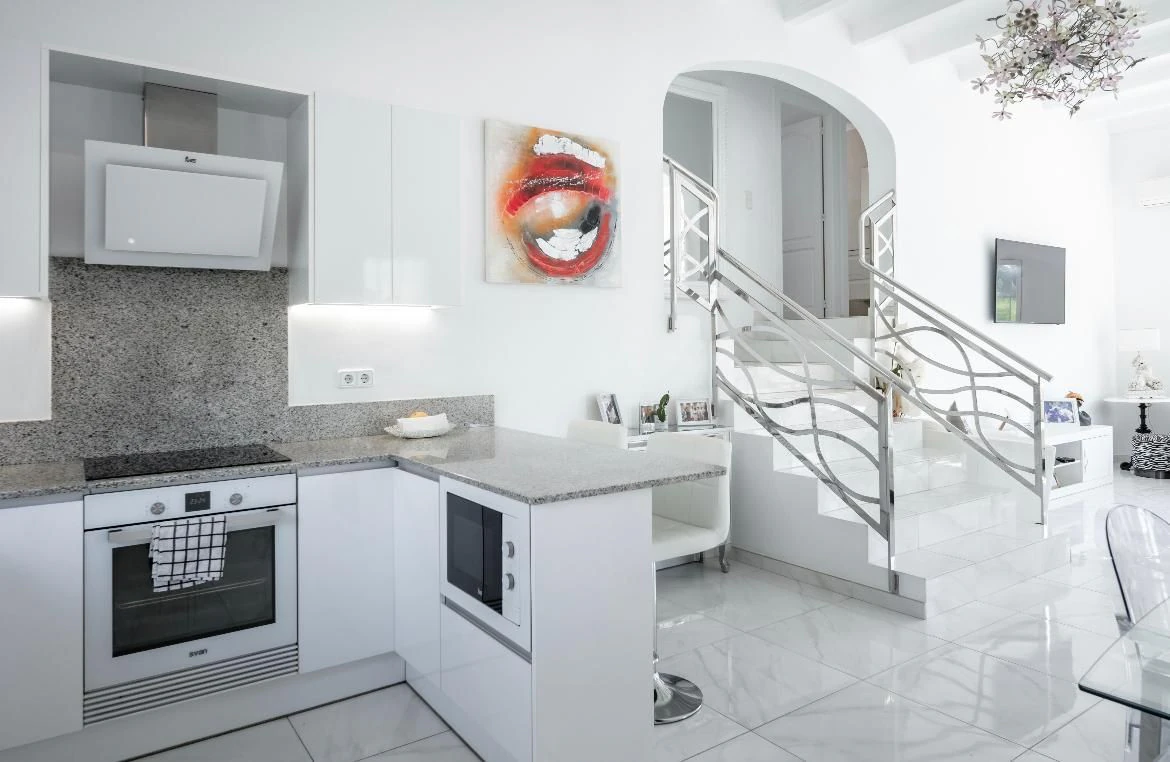 CRGG175103 - Elegante villa de tres dormitorios en la prestigiosa zona de La Corona, en Jávea