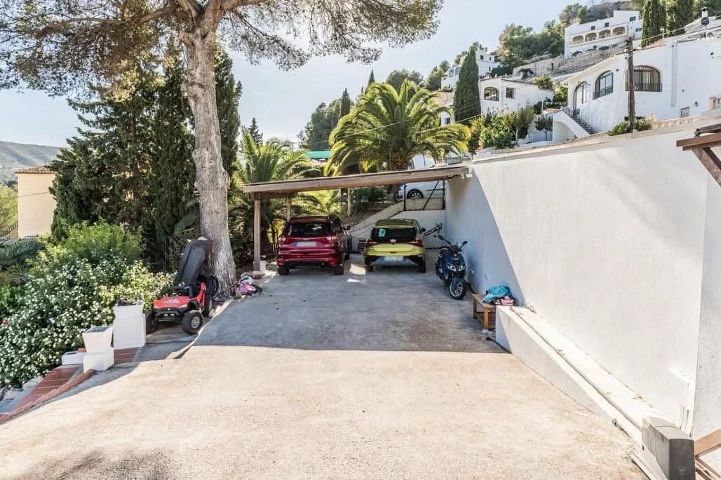 CRGG306172 - Oportunidad excepcional en Jávea: villa de cinco dormitorios con orientación sur y vistas al campo