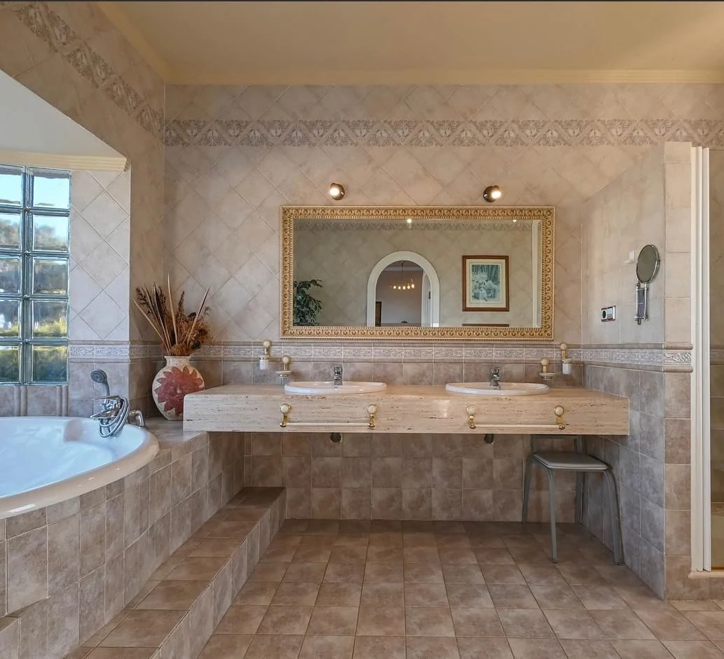 CRGG525035 - Villa de lujo con piscina y orientación sur en una parcela llana en Moraira