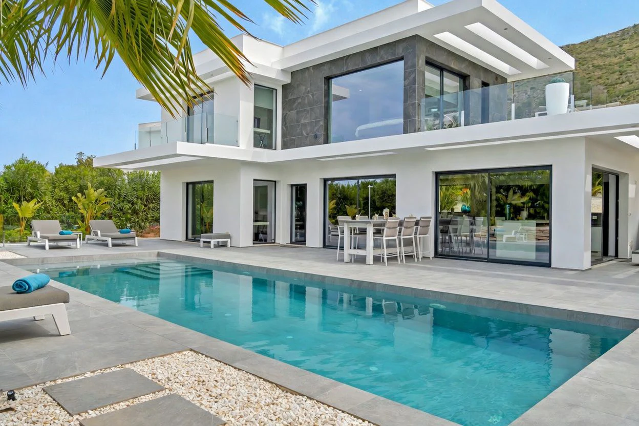 4845 - Spectacular villa (2023) with lots of privacy and high end features !