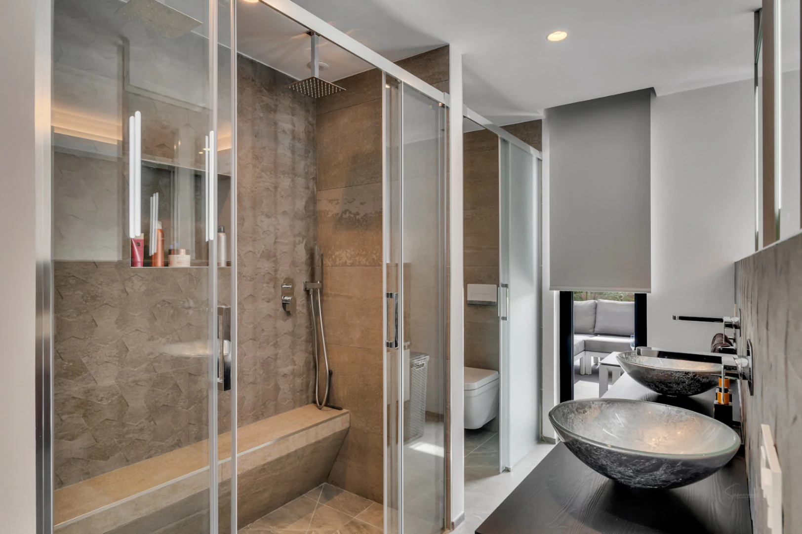 4845 - Spectacular villa (2023) with lots of privacy and high end features !