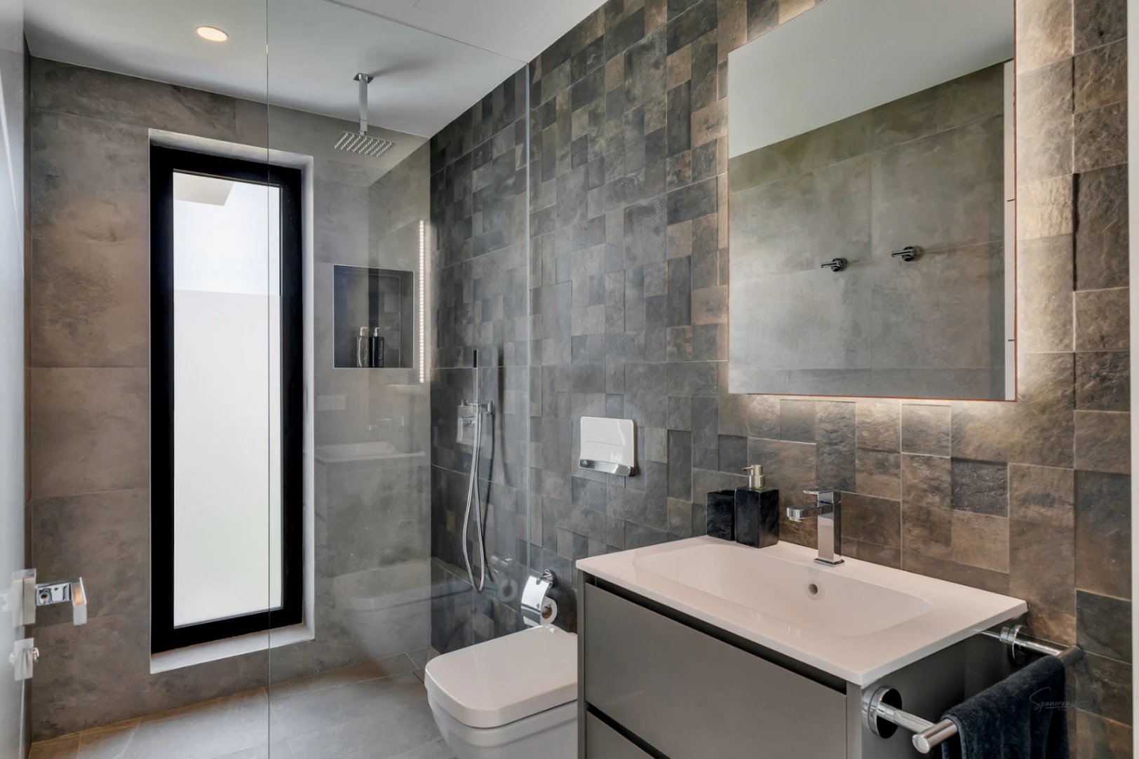 4845 - Spectacular villa (2023) with lots of privacy and high end features !