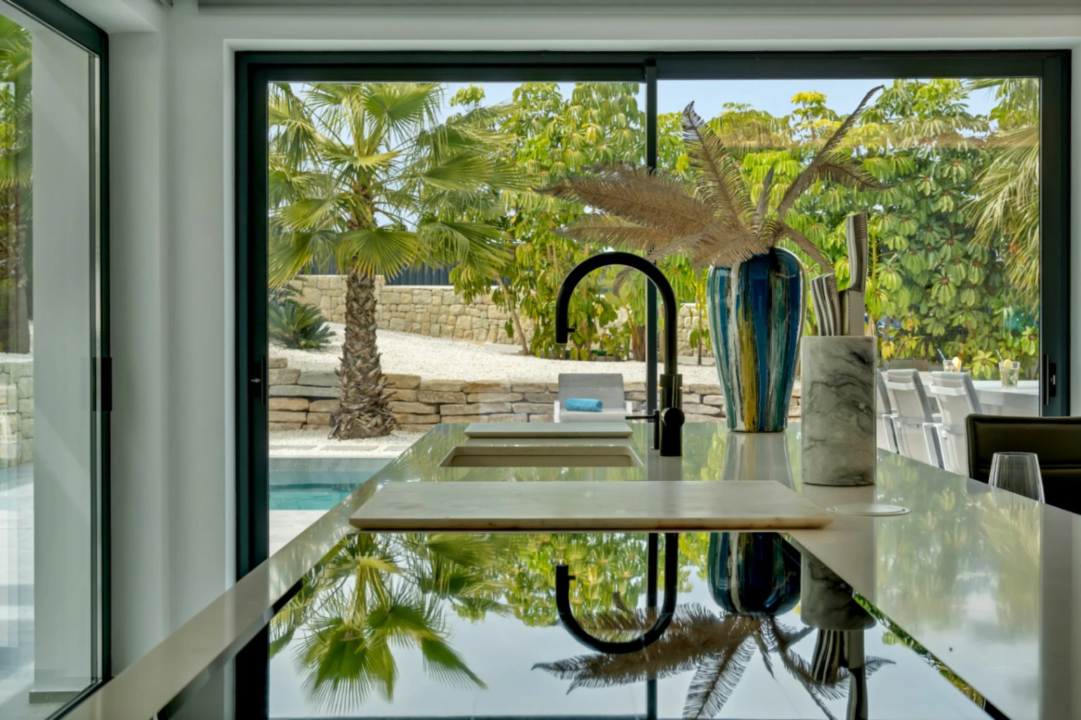 4845 - Spectacular villa (2023) with lots of privacy and high end features !