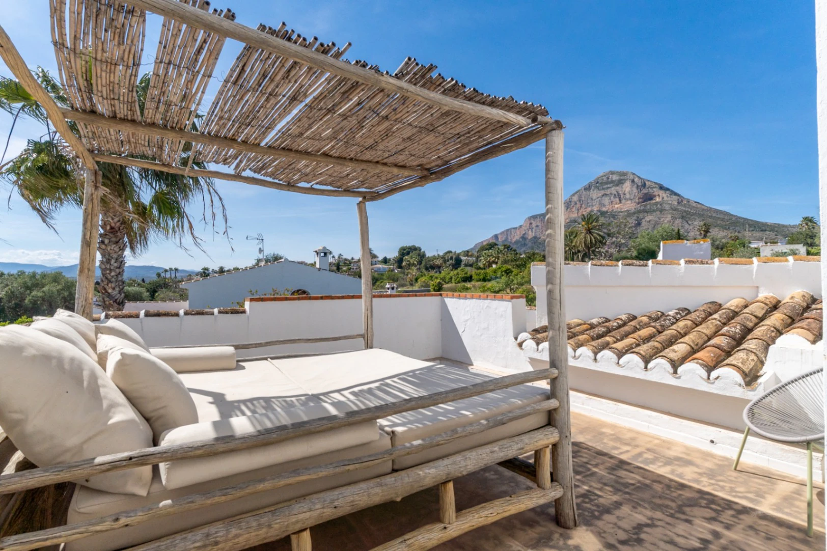 4869 - Villa à vendre à Jávea avec vue sur le Montgó, piscine privée et design exclusif