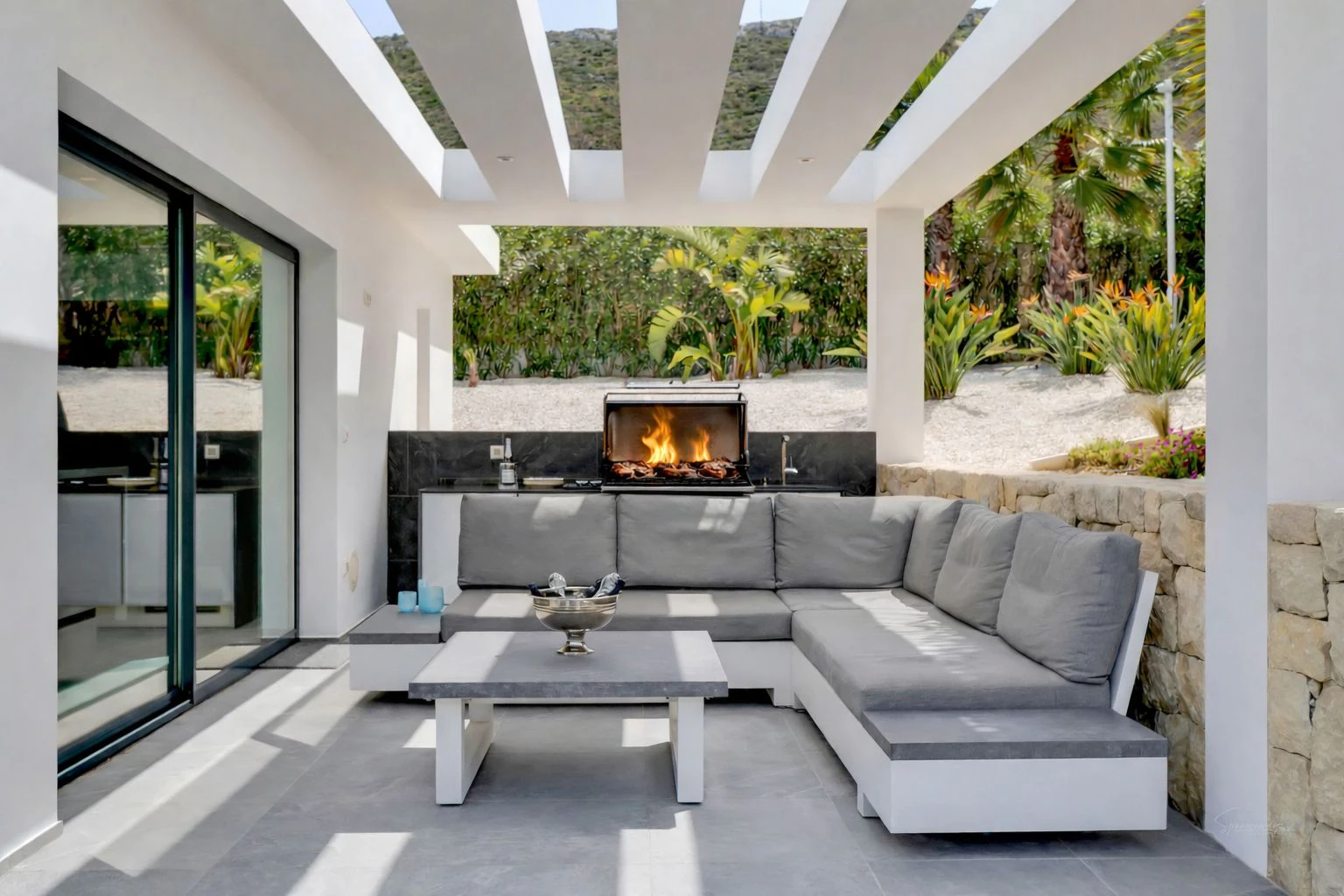 4845 - Spectacular villa (2023) with lots of privacy and high end features !