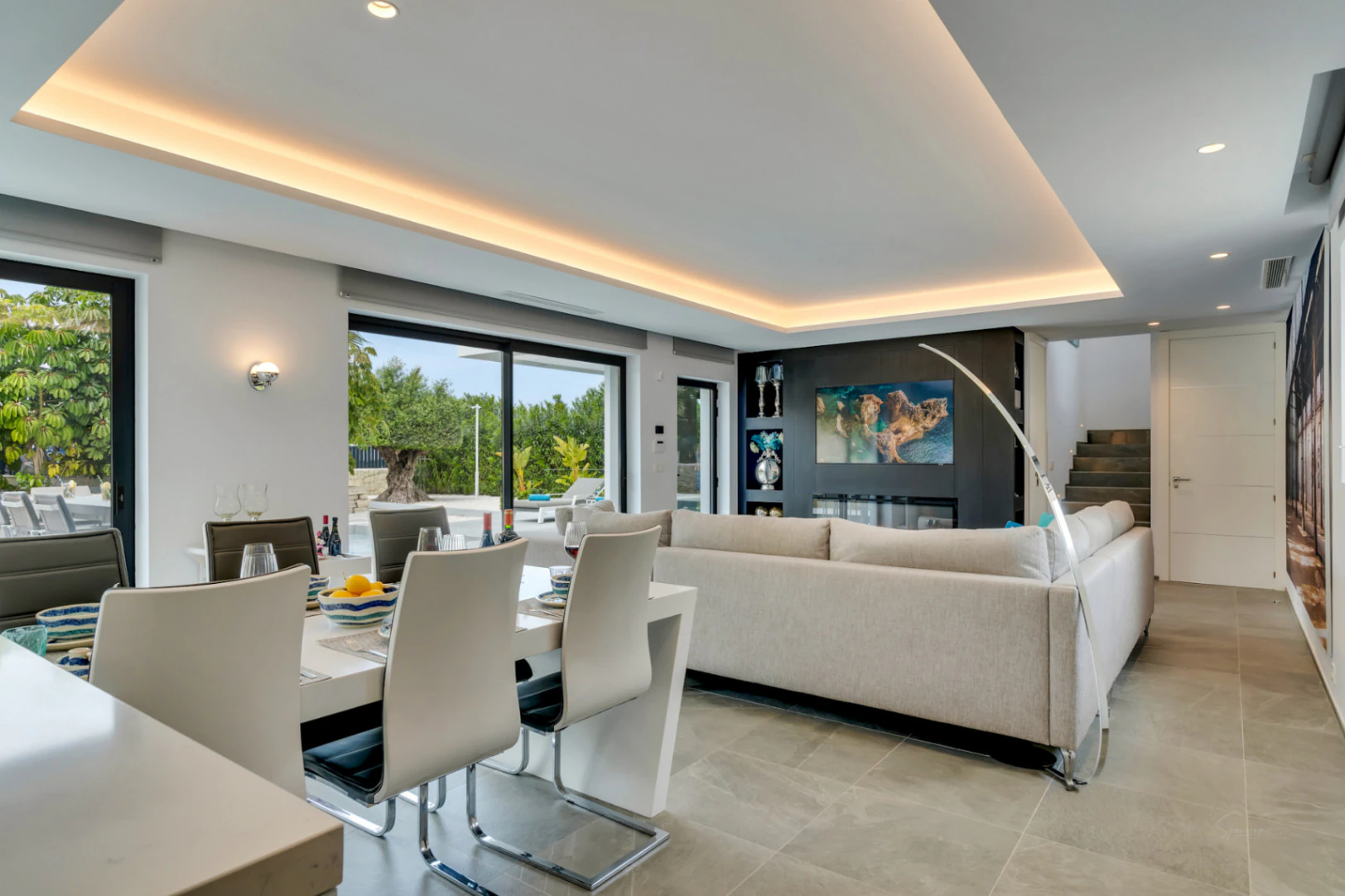 4845 - Spectacular villa (2023) with lots of privacy and high end features !
