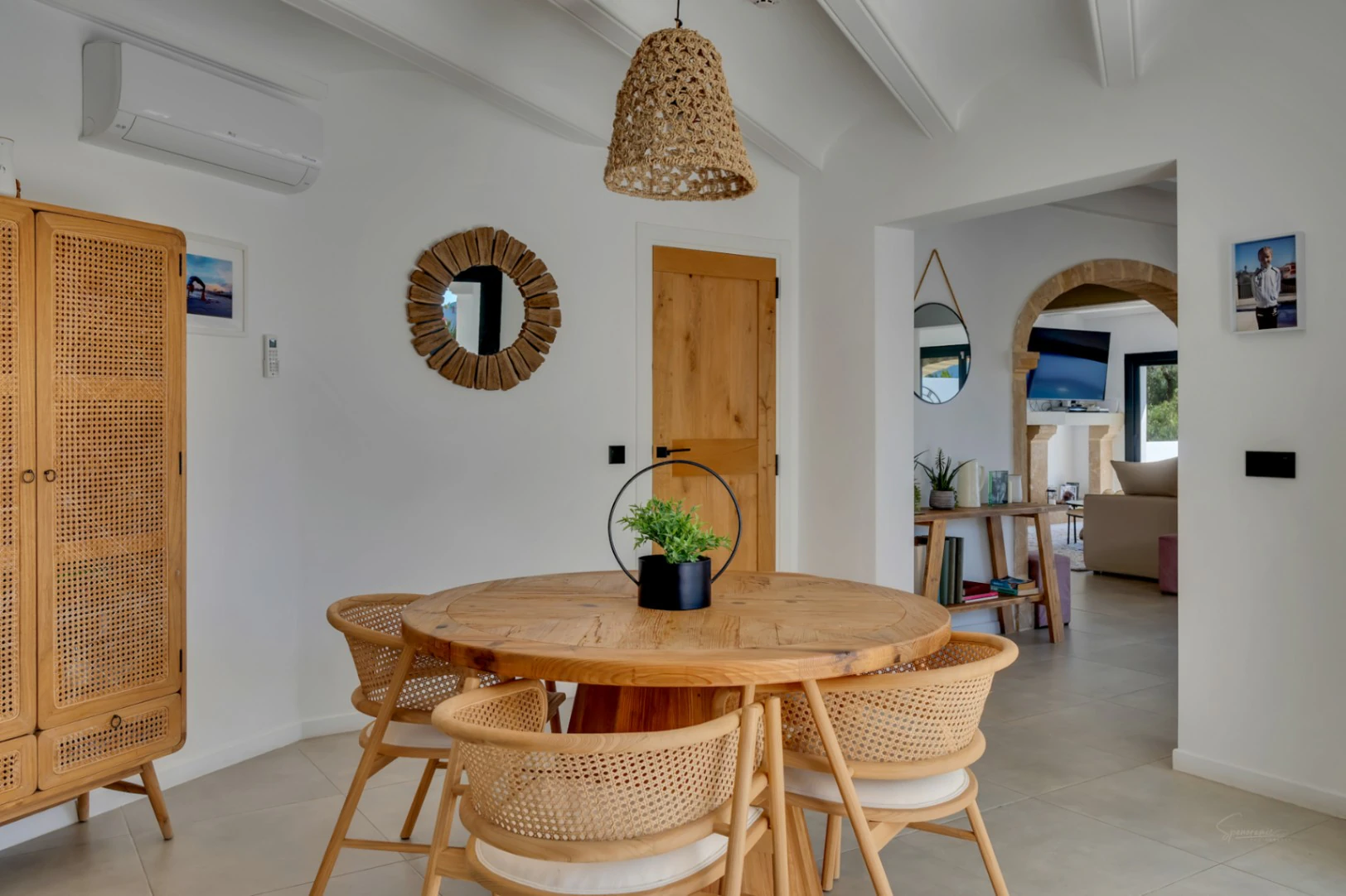 4869 - Villa à vendre à Jávea avec vue sur le Montgó, piscine privée et design exclusif