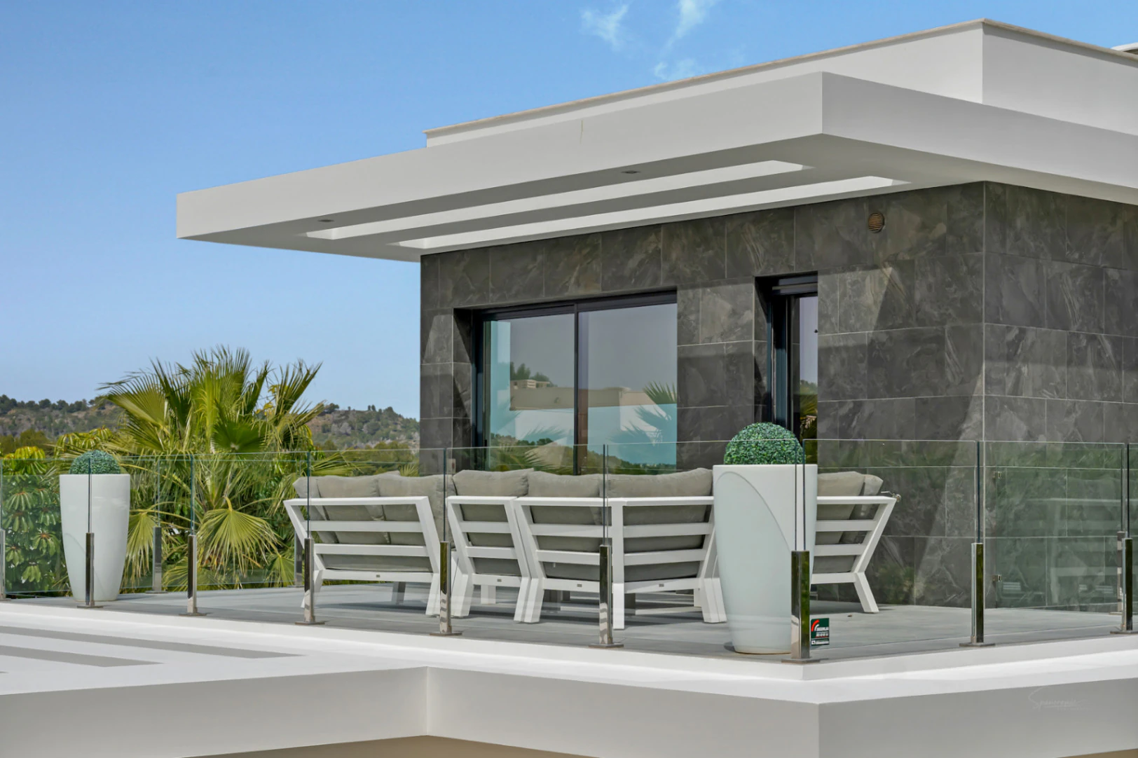 4845 - Spectacular villa (2023) with lots of privacy and high end features !