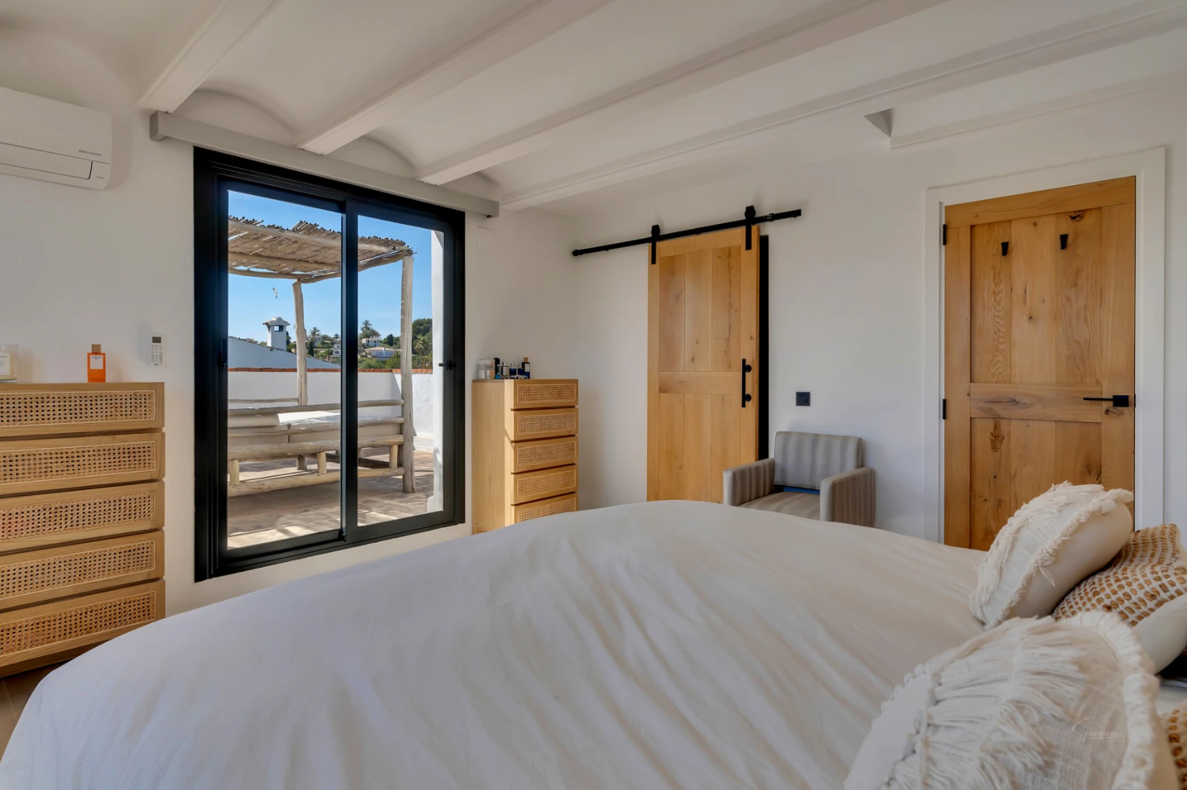 4869 - Villa à vendre à Jávea avec vue sur le Montgó, piscine privée et design exclusif