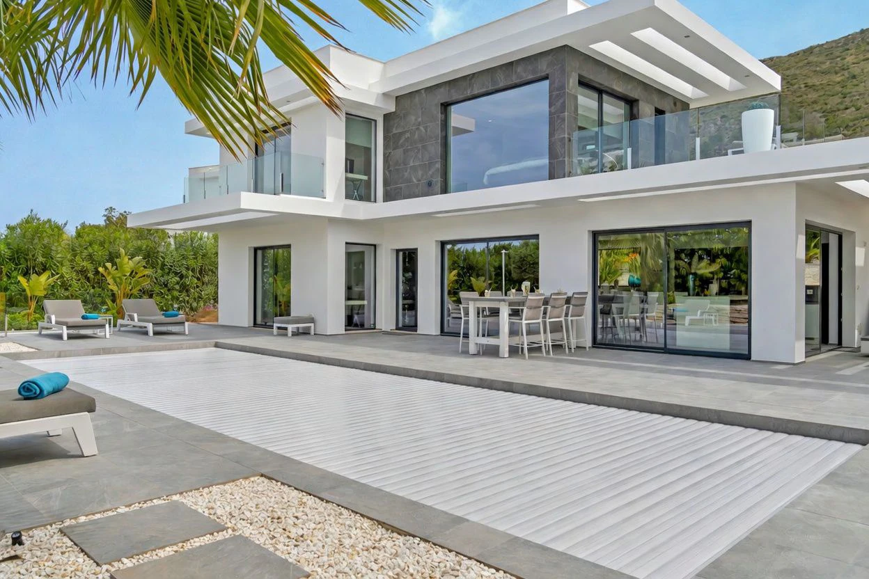 4845 - Spectacular villa (2023) with lots of privacy and high end features !