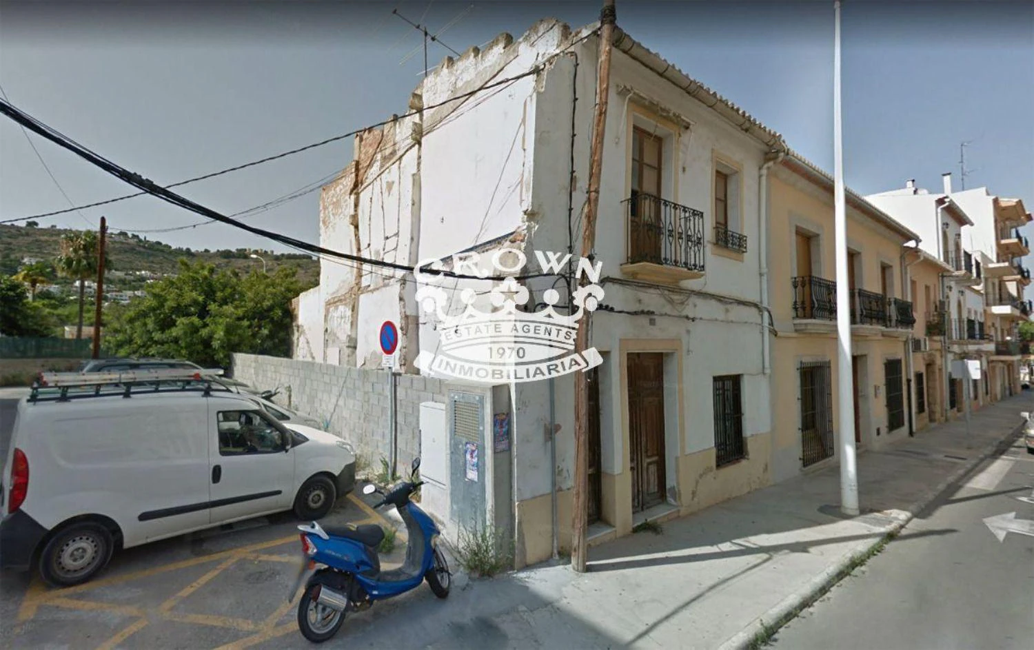 4492 - Te renoveren herenhuis tussen het dorp en de haven van Jávea
