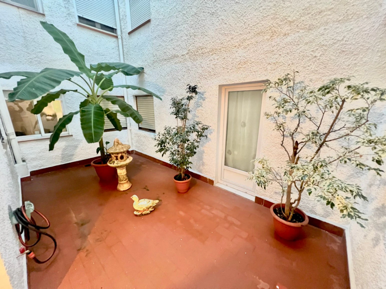 4664 - Apartamento en Jávea con vistas al mar y 2 patios interiores