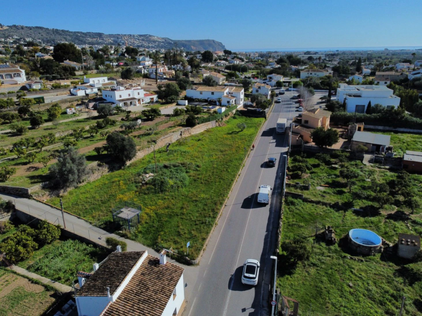 4860 - Plot in a perfect location with the possibility to do Business or a Property.
